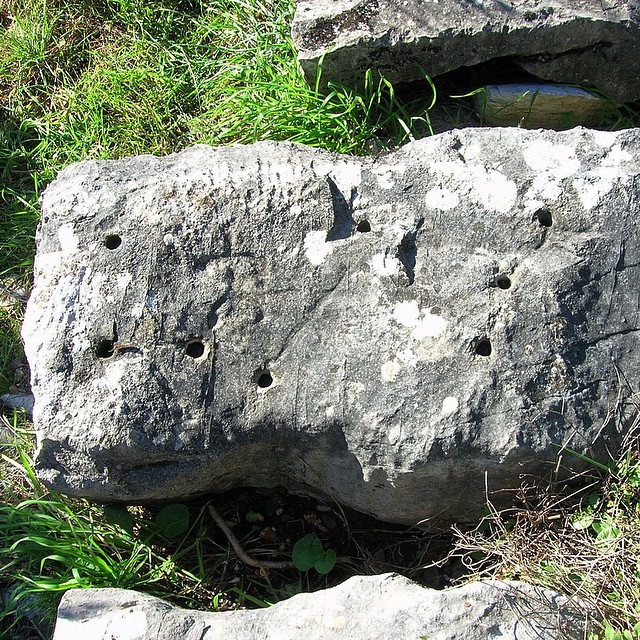 Parco-Archeologico-Monte-Cotrozzi-roccia- stele-antropomorfo-vadoevedo-montepisano