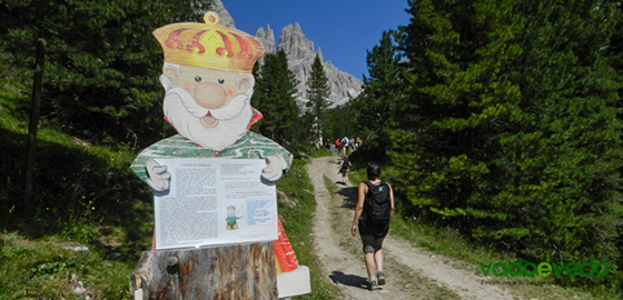 Sul sentiero delle leggende passeggiando con Re Laurino vadoevedo val di fassa dolomiti